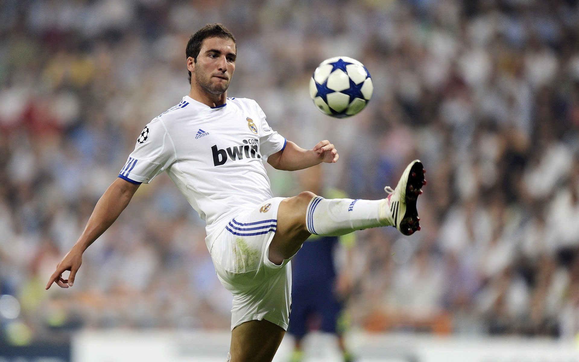 开云体育平台APP-勇士轻取国王，库里带队打出一波流，勇士库里经典比赛视频全程